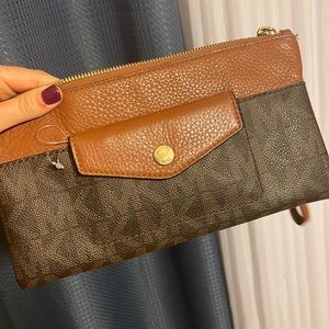 NWOT Michael kors wristlet